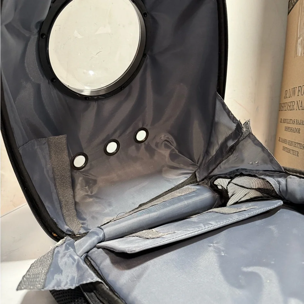 OCSOSO Backpack Pet Carrier for Cats and Dogs Good condition
